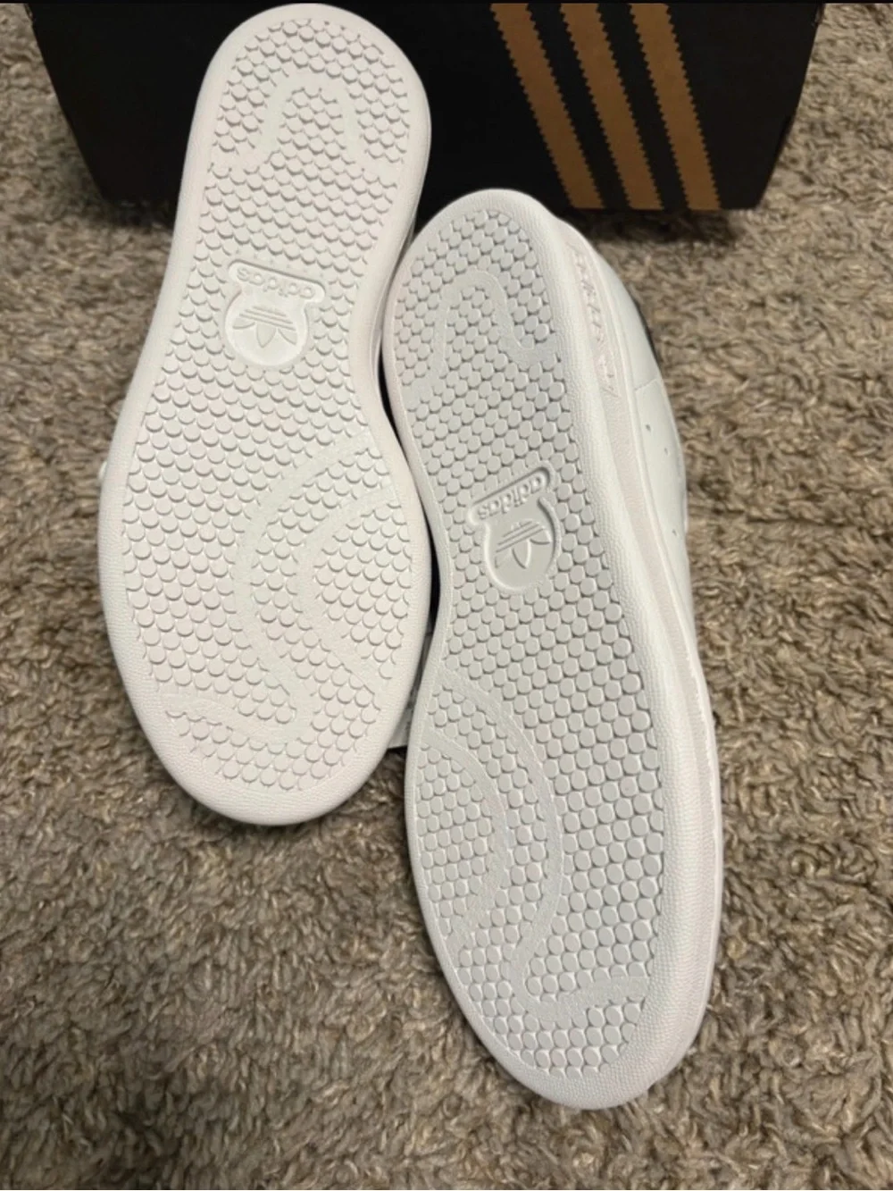 Limited edition adidas Stan Smith Disney White Sneakers 101 Dalmatians Women’s 8